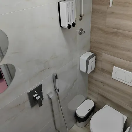 Apartamento Your Place Studio-free Parking Ni